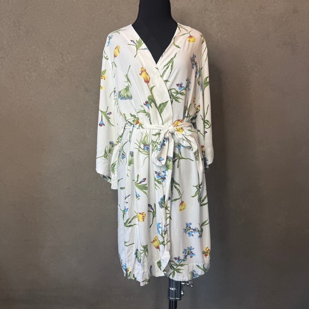 Piyama Floral Kimono Wrap Robe M/L Rayon Belted White Botanical Tulip Hem